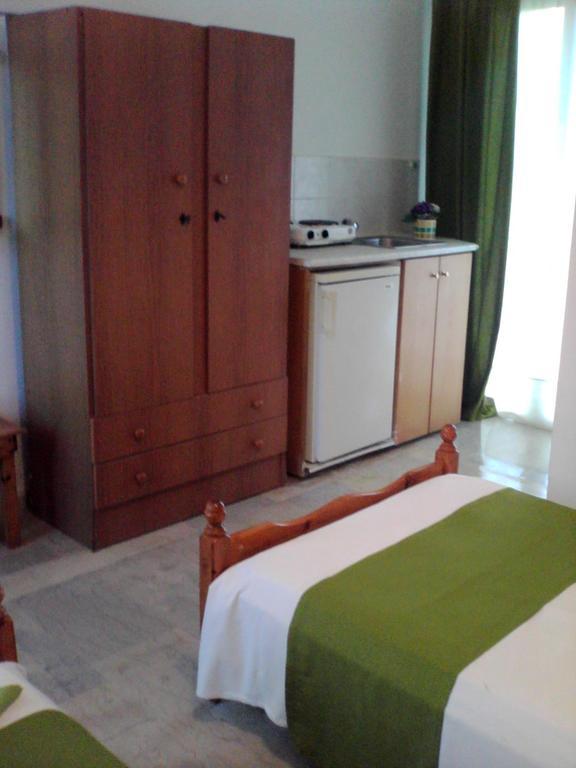 Virginia'S Beachfront Apartments Kavos Ruang foto