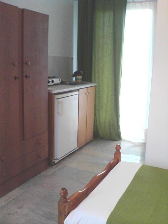 Virginia'S Beachfront Apartments Kavos Ruang foto