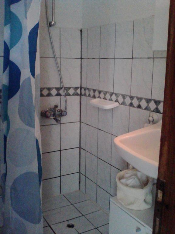 Virginia'S Beachfront Apartments Kavos Ruang foto