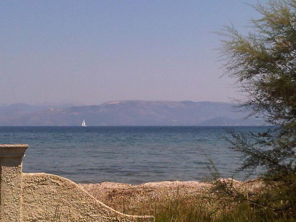 Virginia'S Beachfront Apartments Kavos Bagian luar foto