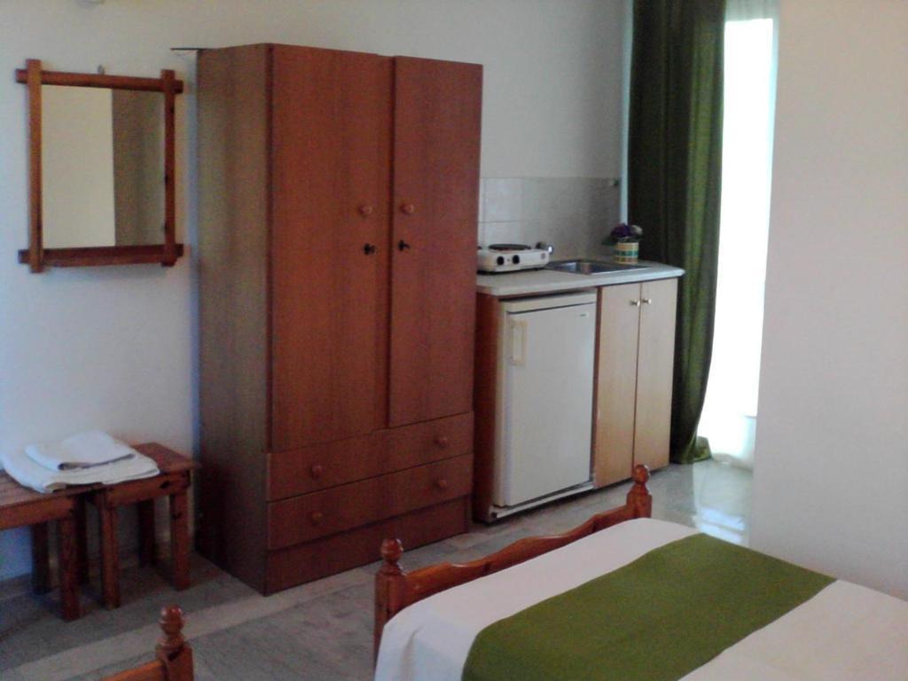 Virginia'S Beachfront Apartments Kavos Ruang foto