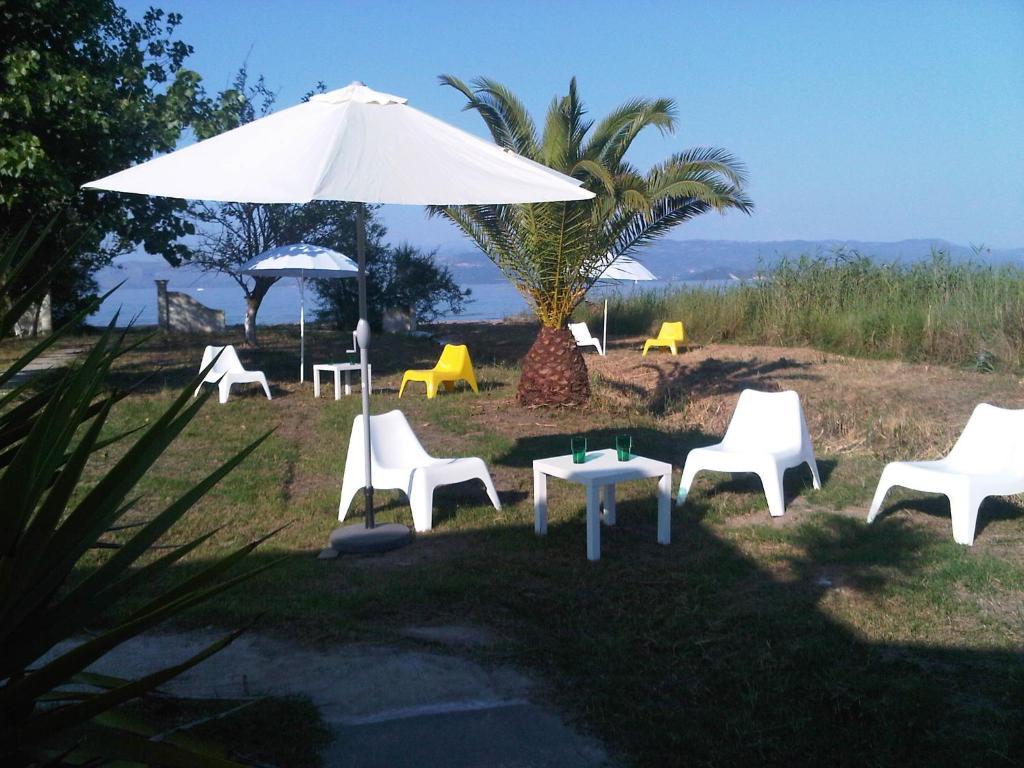 Virginia'S Beachfront Apartments Kavos Bagian luar foto