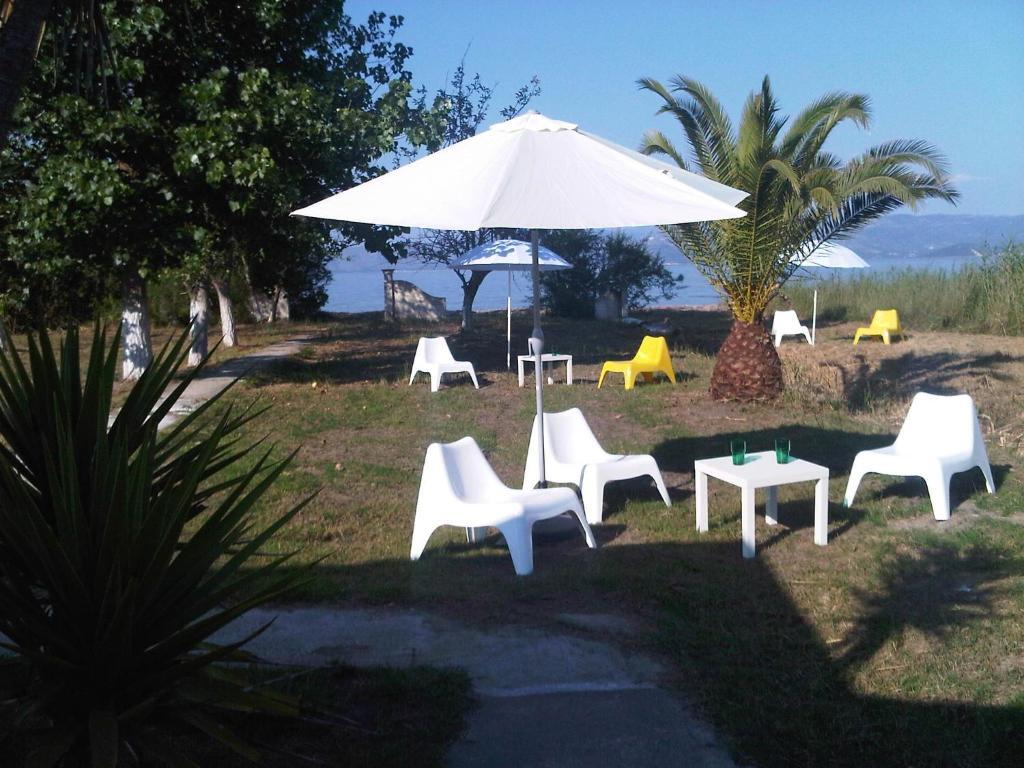 Virginia'S Beachfront Apartments Kavos Bagian luar foto