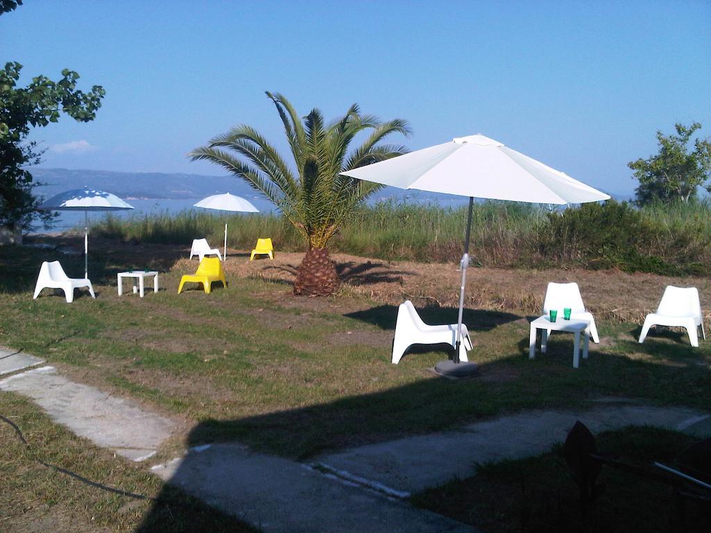Virginia'S Beachfront Apartments Kavos Ruang foto