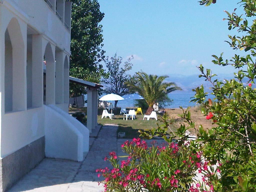 Virginia'S Beachfront Apartments Kavos Ruang foto