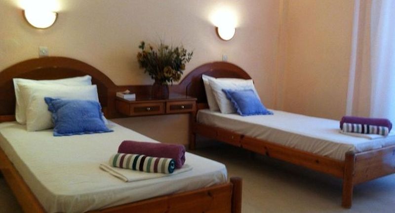 Virginia'S Beachfront Apartments Kavos Bagian luar foto